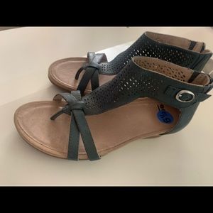 Gray sandals - earth brand.  Brand new